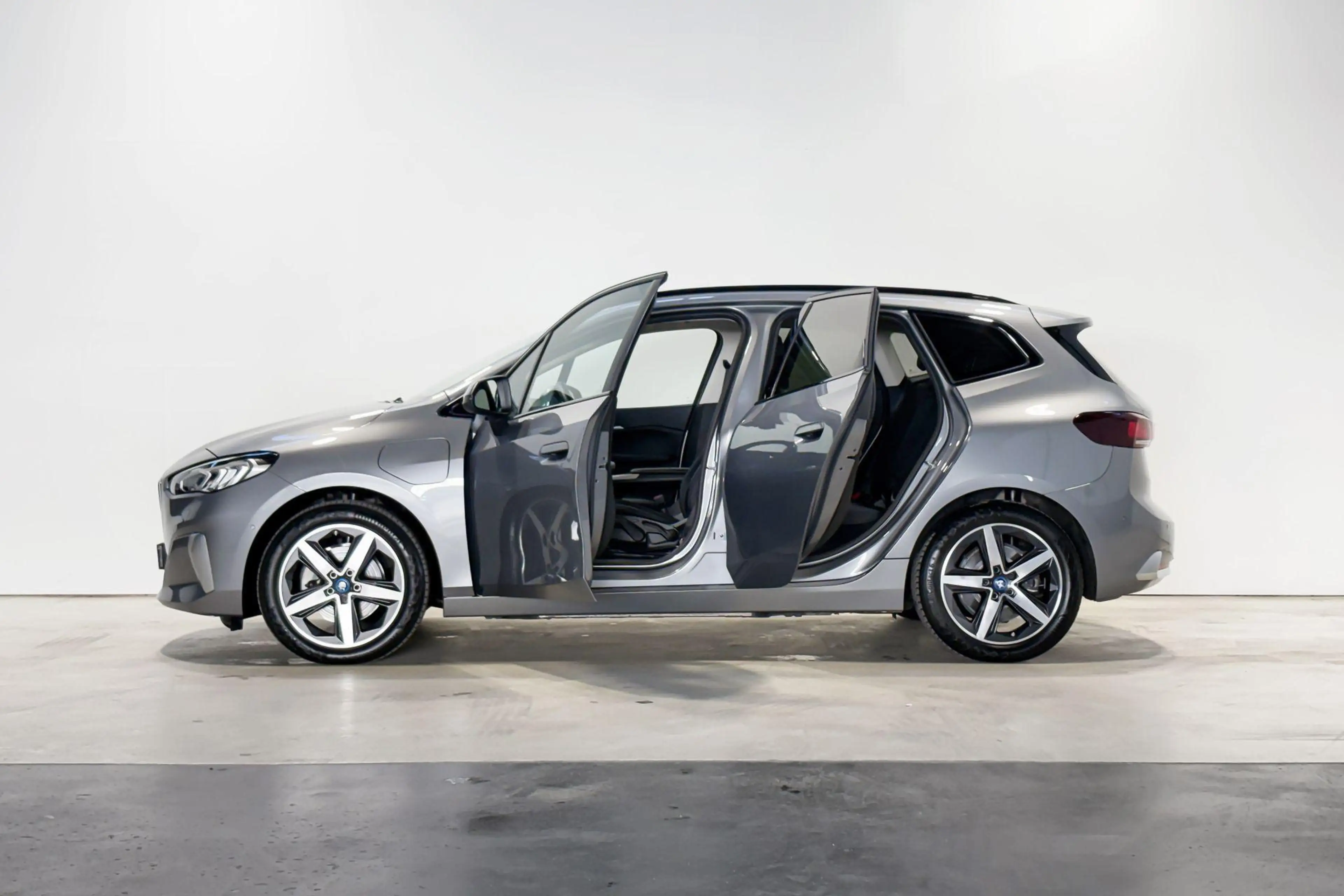 BMW 225 2 Serie Active Tourer 225e xDrive — photo 3