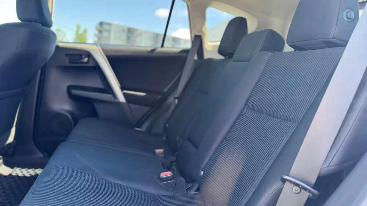 Toyota RAV 4 снимка Toyota RAV 4