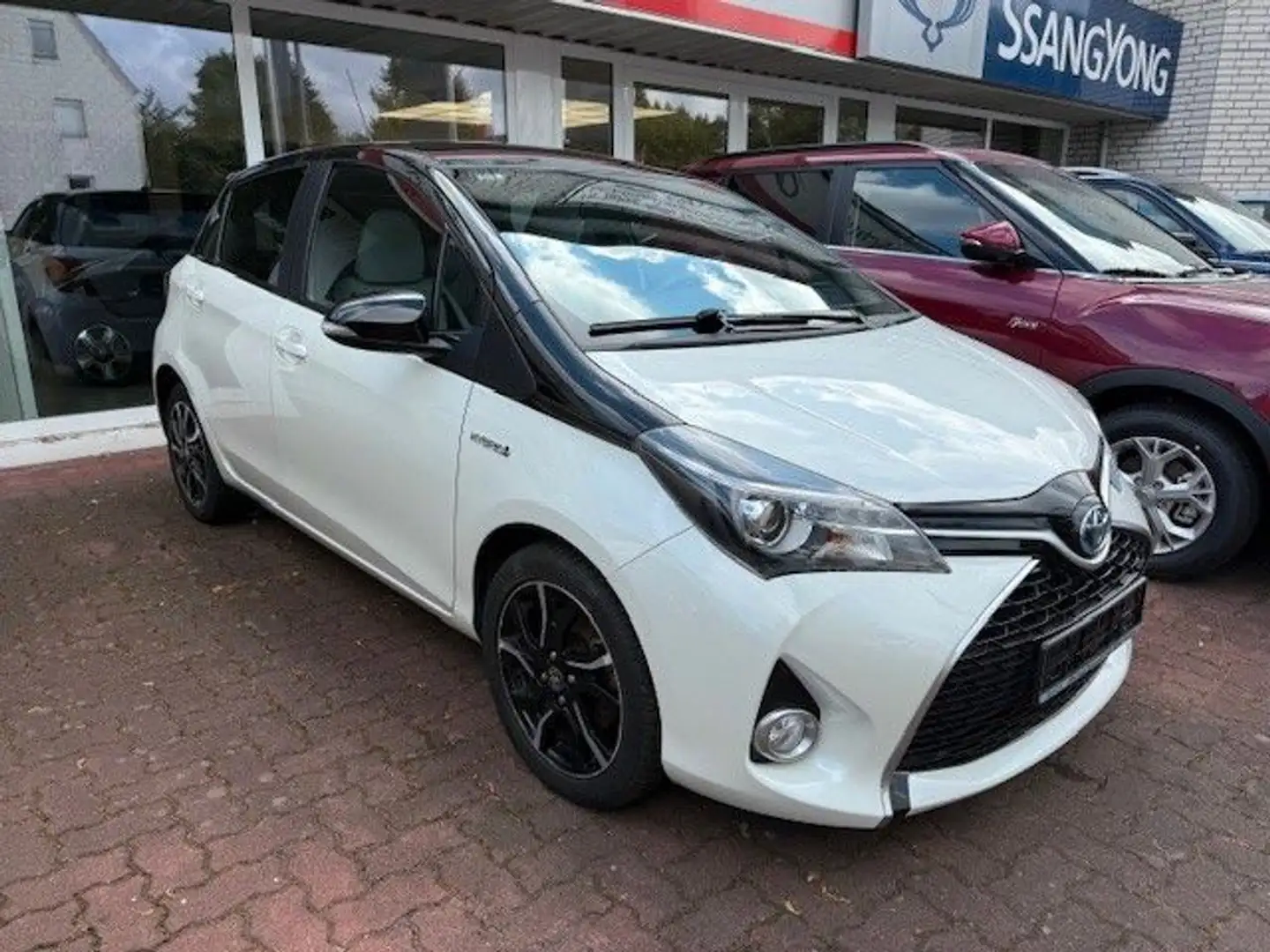 Toyota Yaris YARIS 1,5 HYBRID STYLE GARANTIE BIS 10/2031 Blanc - 1