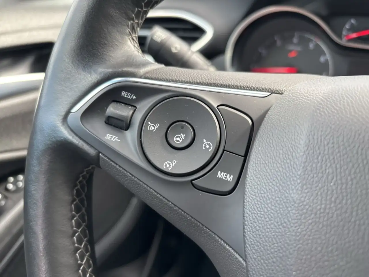 Opel Crossland Elegance 1.2 Turboo +Kamera+PDC+Sitzhzg+Lenkradhzg, миниатюра 14