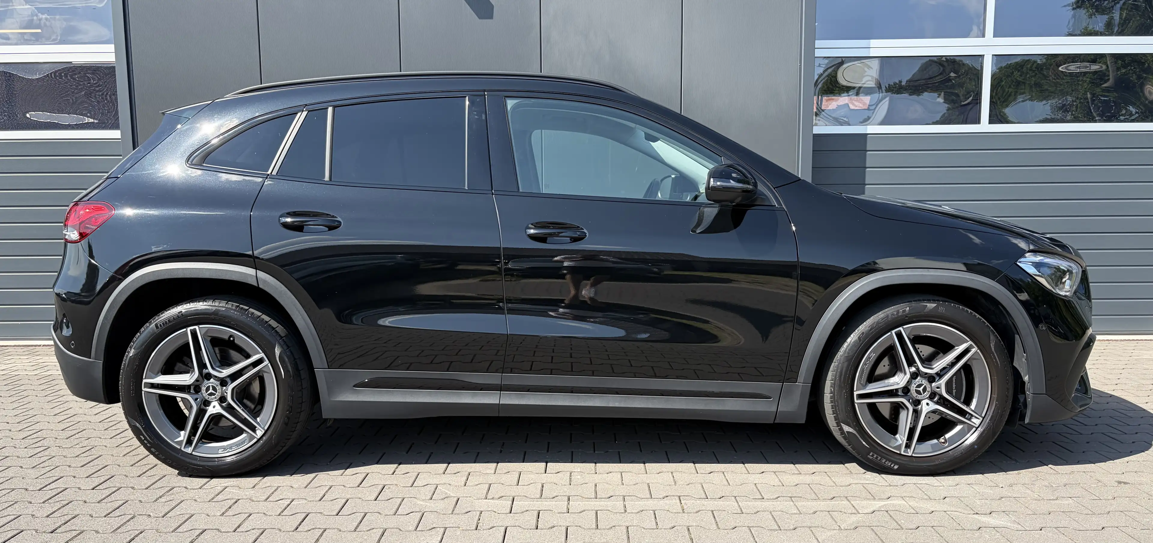 Mercedes-Benz GLA 220 GLA 220d GLA AMG Mbux Navi Standheizung Kamera Multibeam LED — photo 4