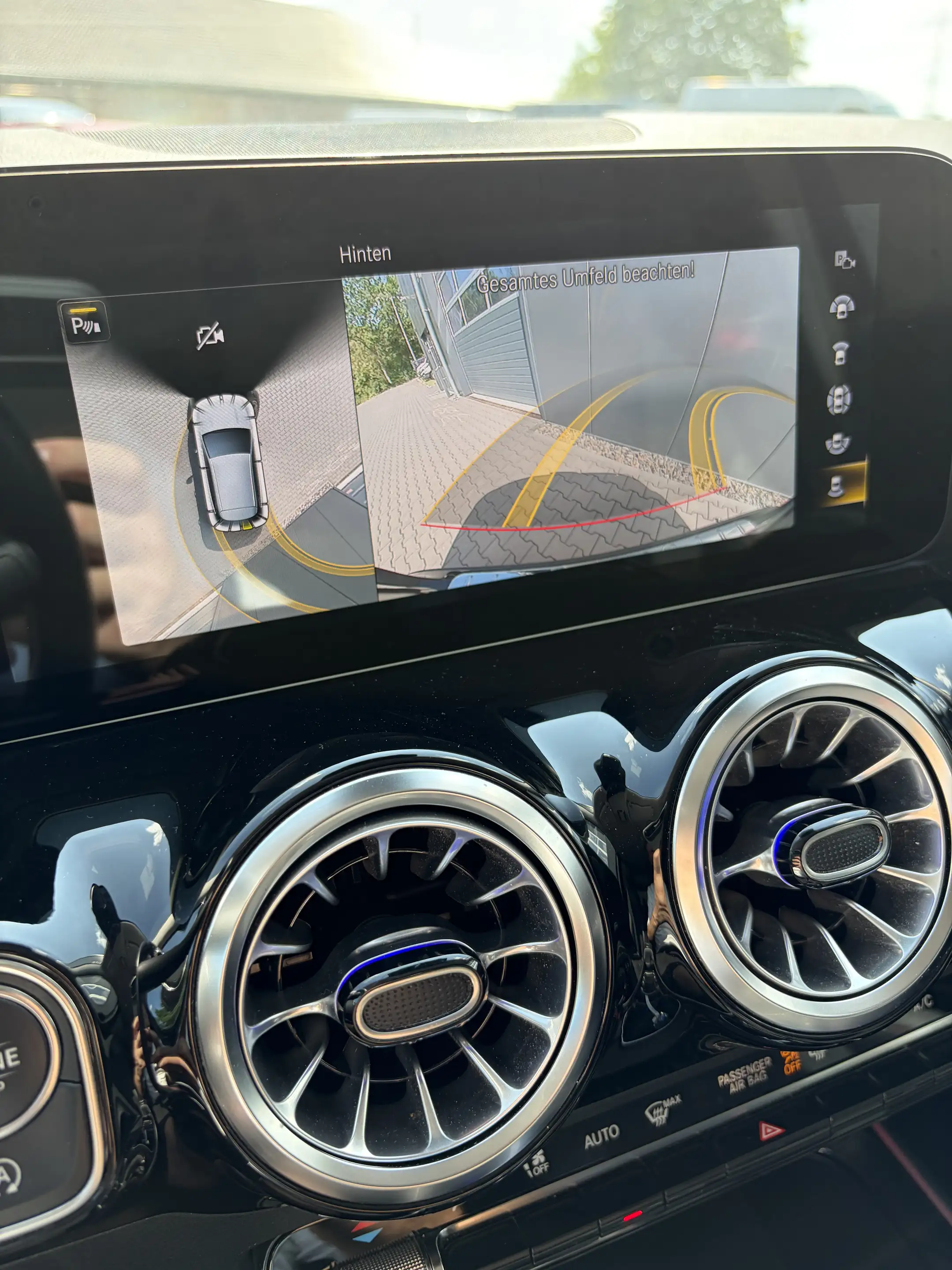 Mercedes-Benz GLA 220 GLA 220d GLA AMG Mbux Navi Standheizung Kamera Multibeam LED — photo 12