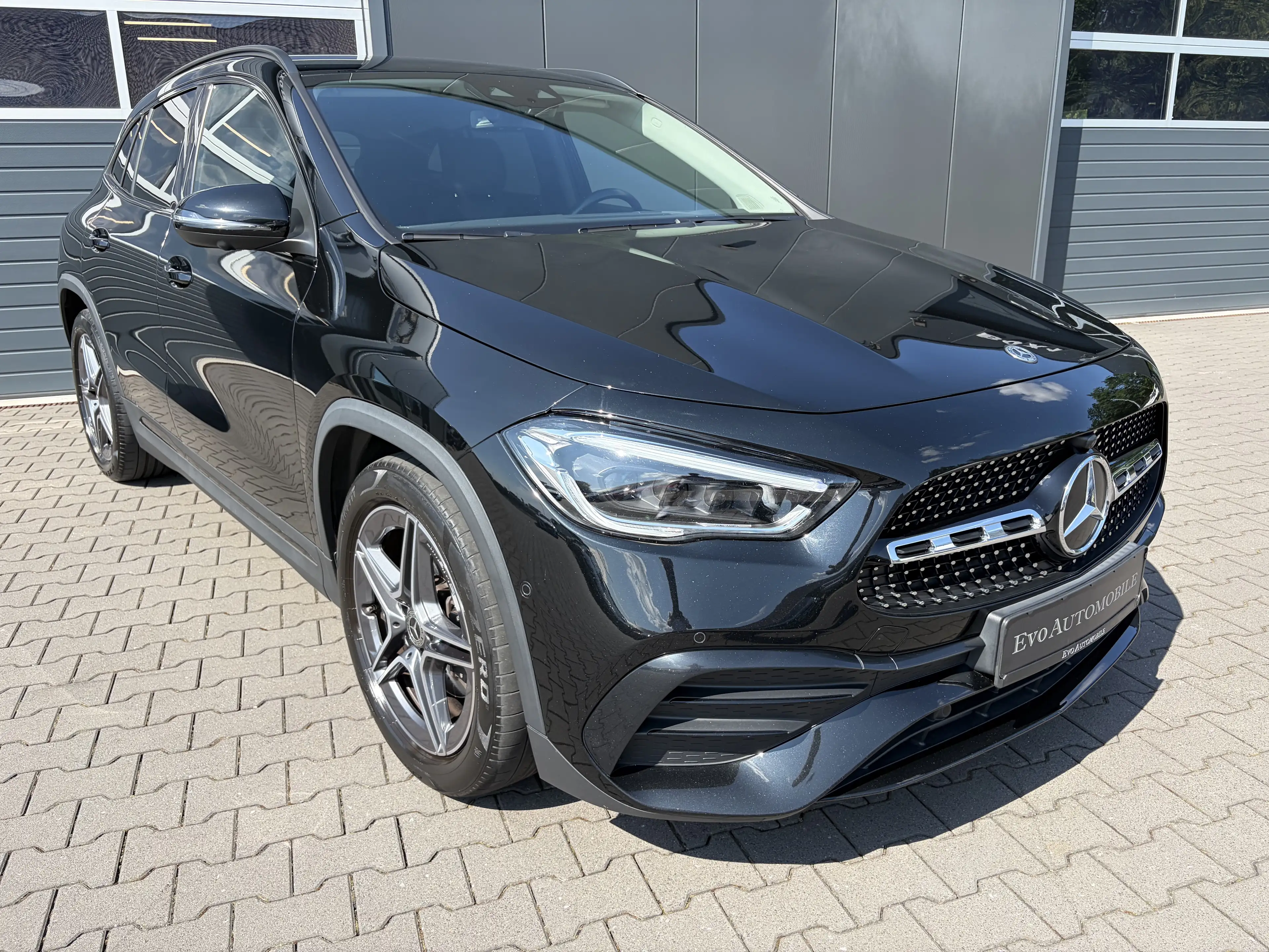 Mercedes-Benz GLA 220 GLA 220d GLA AMG Mbux Navi Standheizung Kamera Multibeam LED — photo 3
