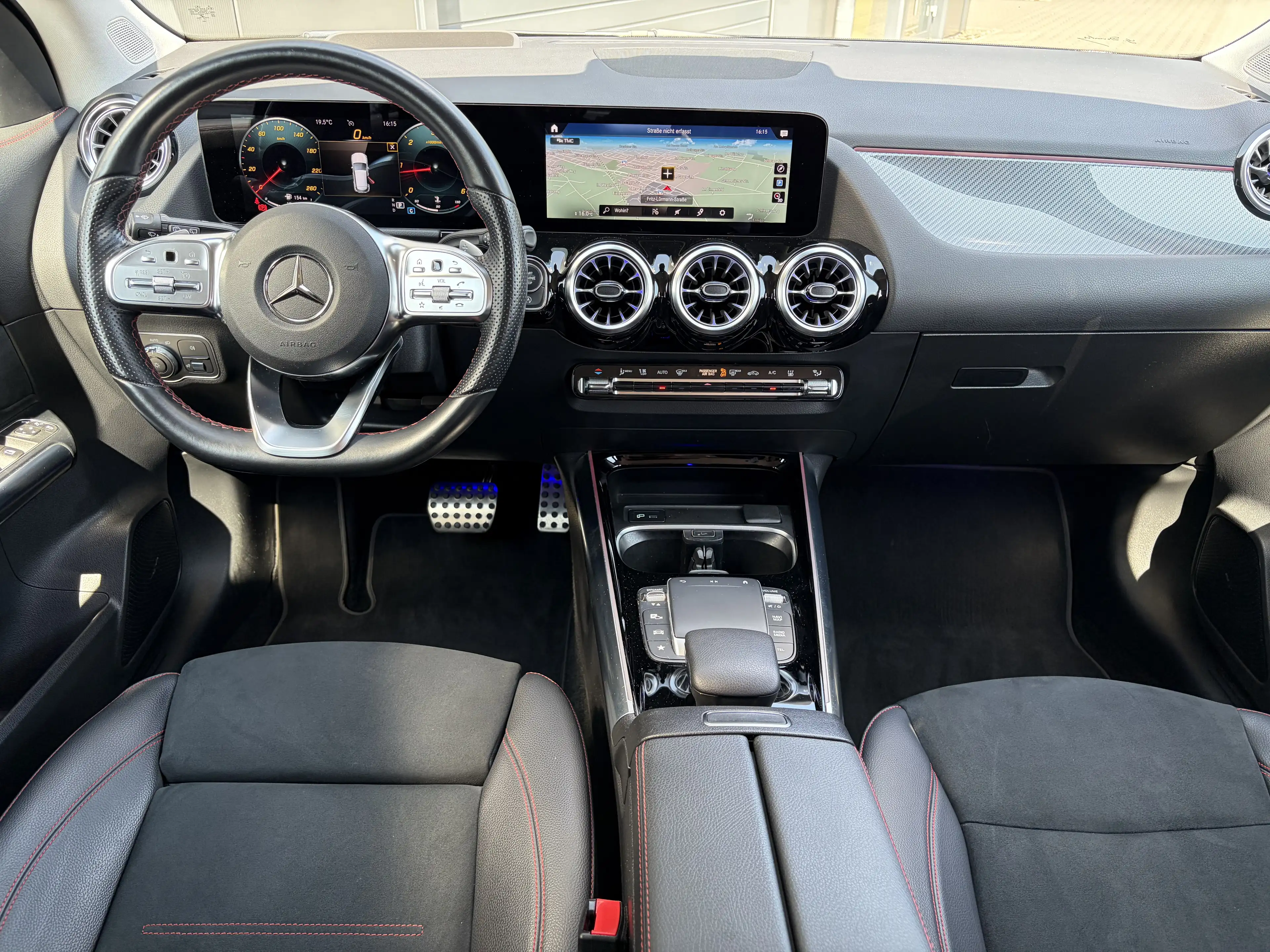 Mercedes-Benz GLA 220 GLA 220d GLA AMG Mbux Navi Standheizung Kamera Multibeam LED — photo 8