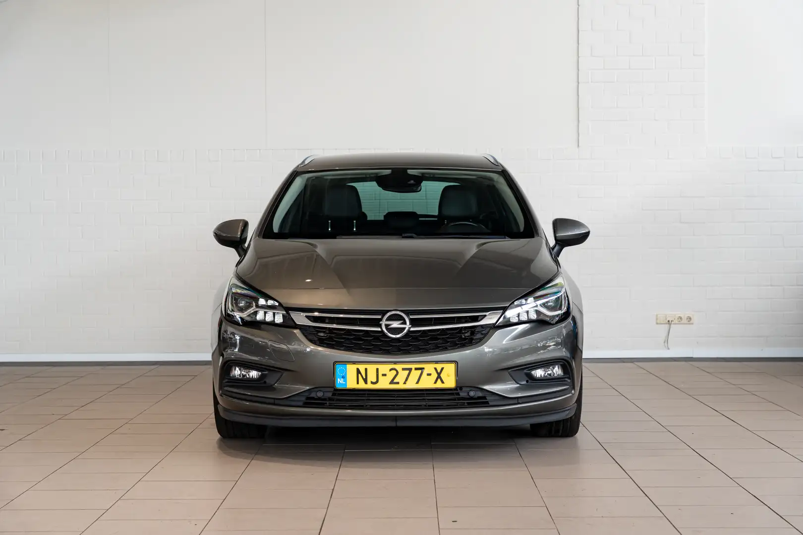 Opel Astra Sports Tourer 1.4 Turbo 150PK Automaat Innovation Grijs - 2