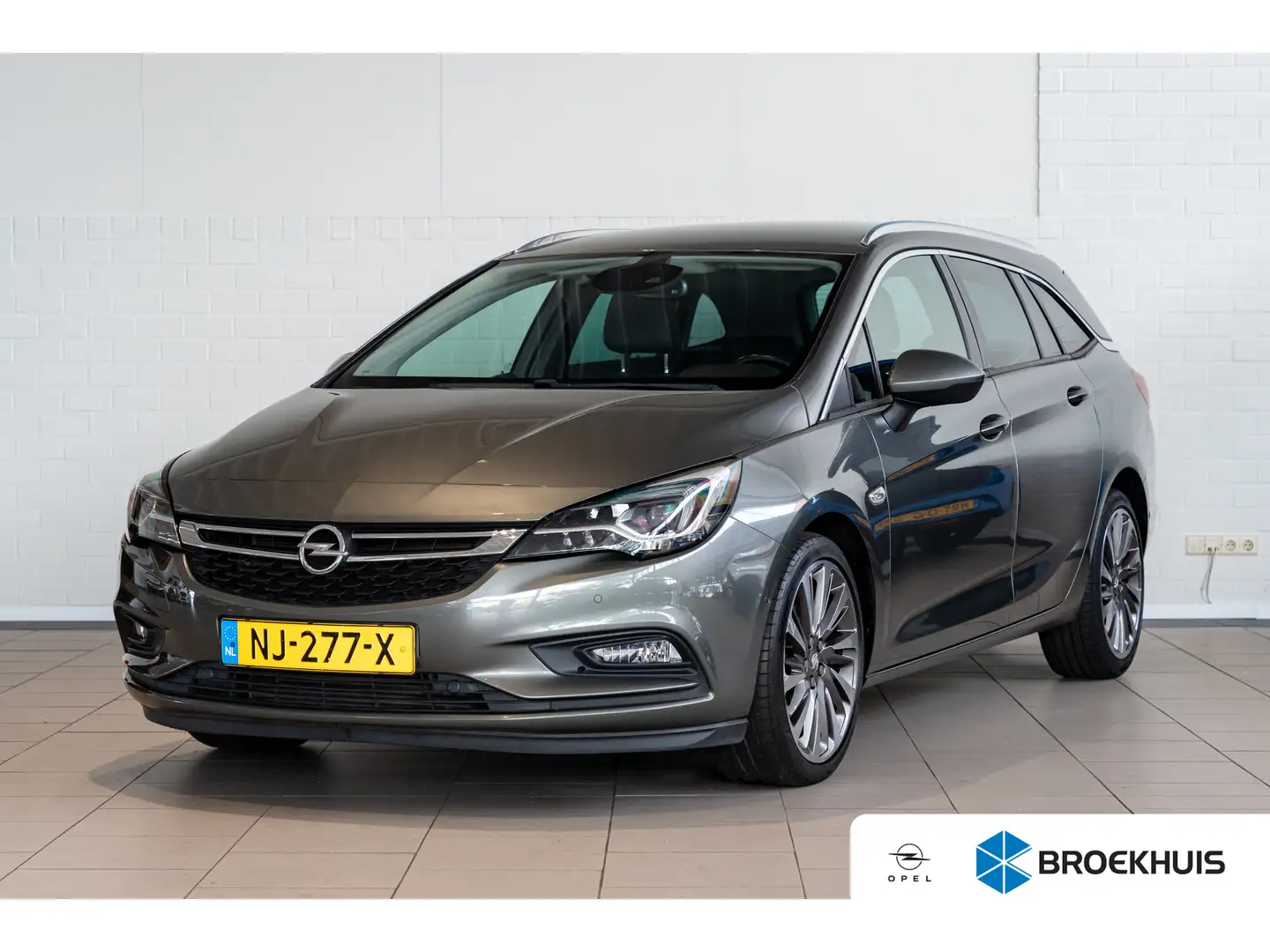 Opel Astra Sports Tourer 1.4 Turbo 150PK Automaat Innovation Grijs - 1