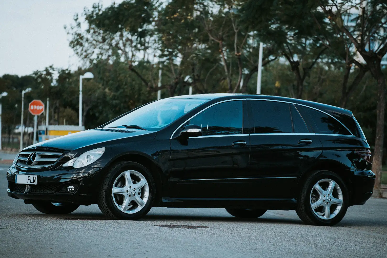 Mercedes-Benz R 350 4M Largo Aut. - 1