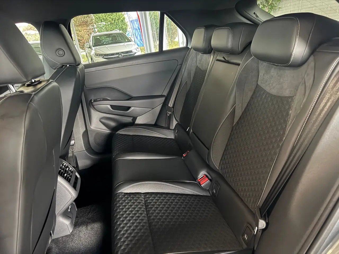 Volkswagen T-Roc, фото 6