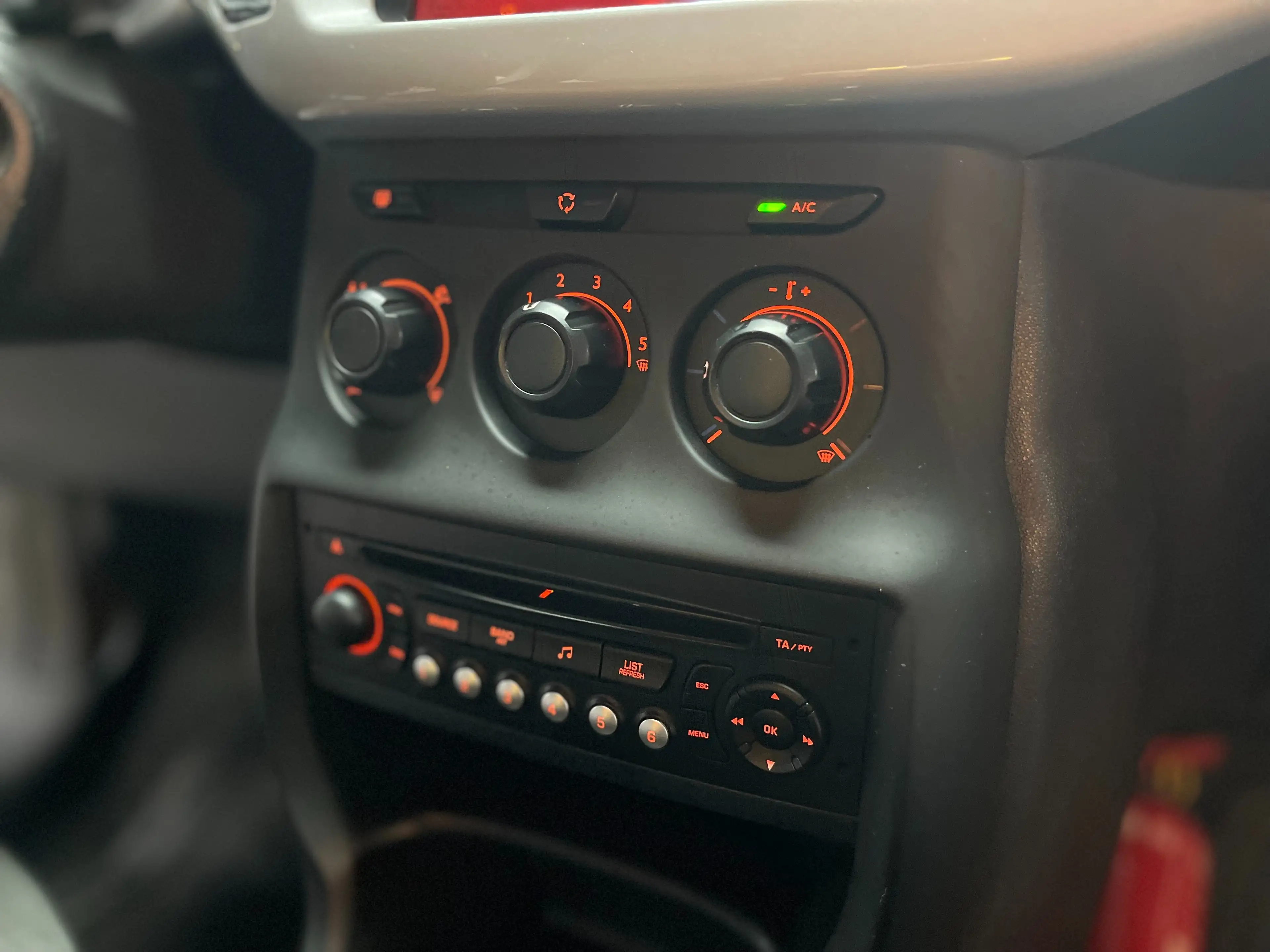 Citroen DS3 DS3 1.4 e-HDi Chic*GARANTIE 1 AN — photo 9