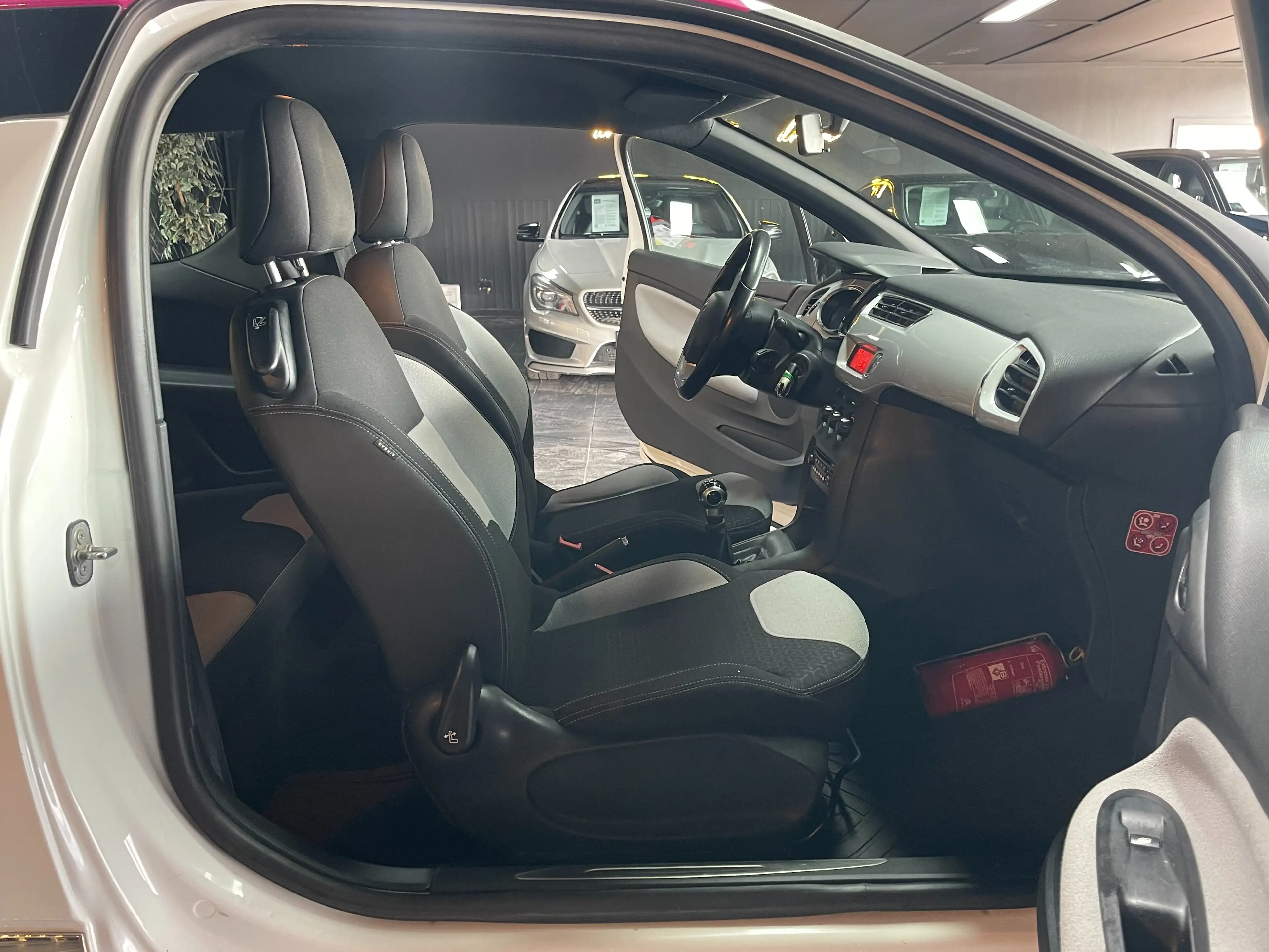 Citroen DS3 DS3 1.4 e-HDi Chic*GARANTIE 1 AN — photo 7