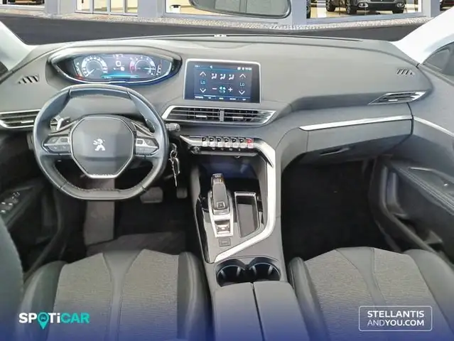 Peugeot 5008 view 8