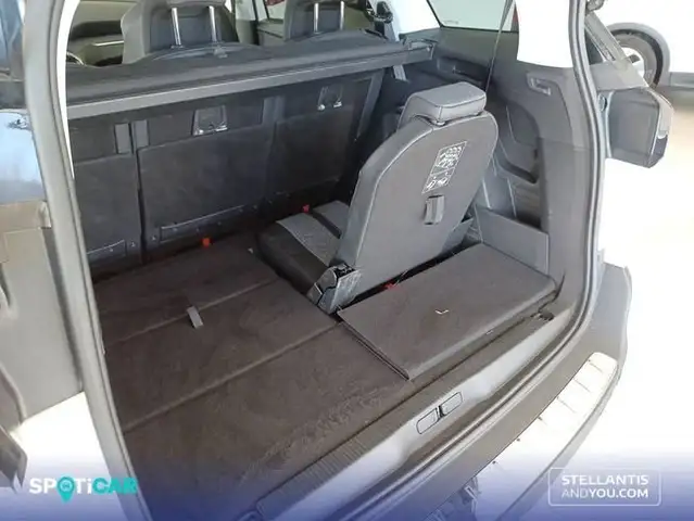 Peugeot 5008 view 12