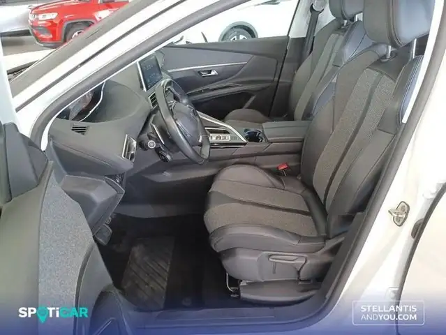 Peugeot 5008 view 9