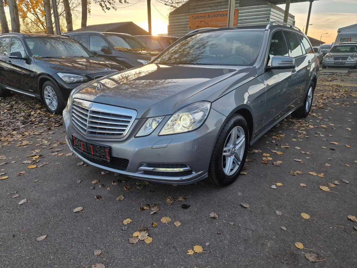 Mercedes-Benz E 200 E T-Modell E 200 CGI BlueEfficiency Silber - 2