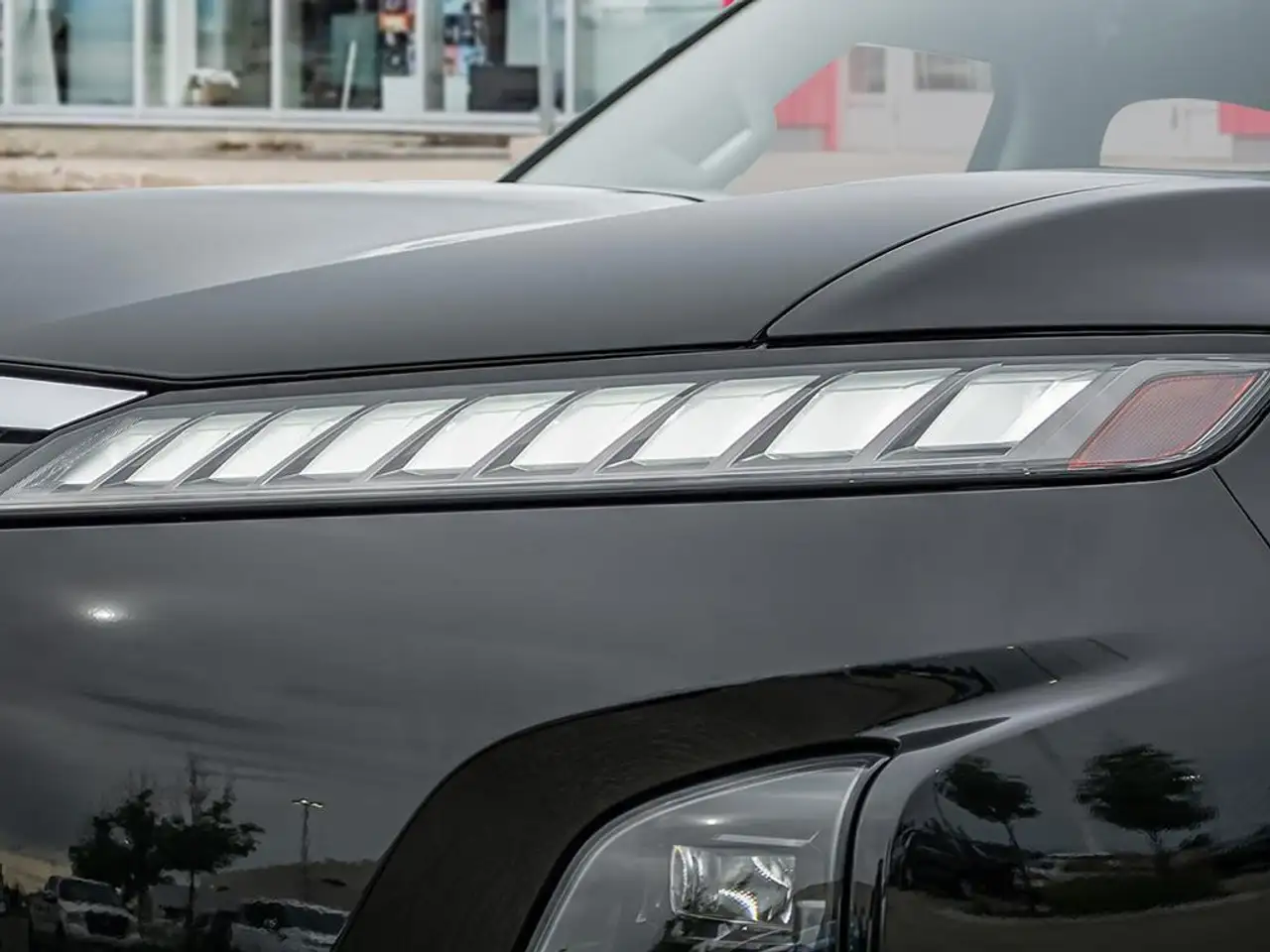 Infiniti QX80 снимка Infiniti QX80