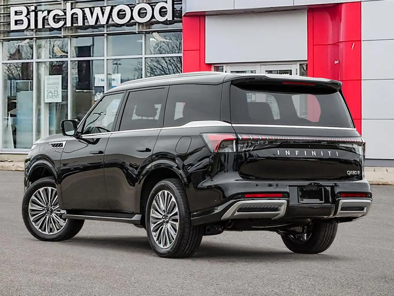 Infiniti QX80 снимка Infiniti QX80