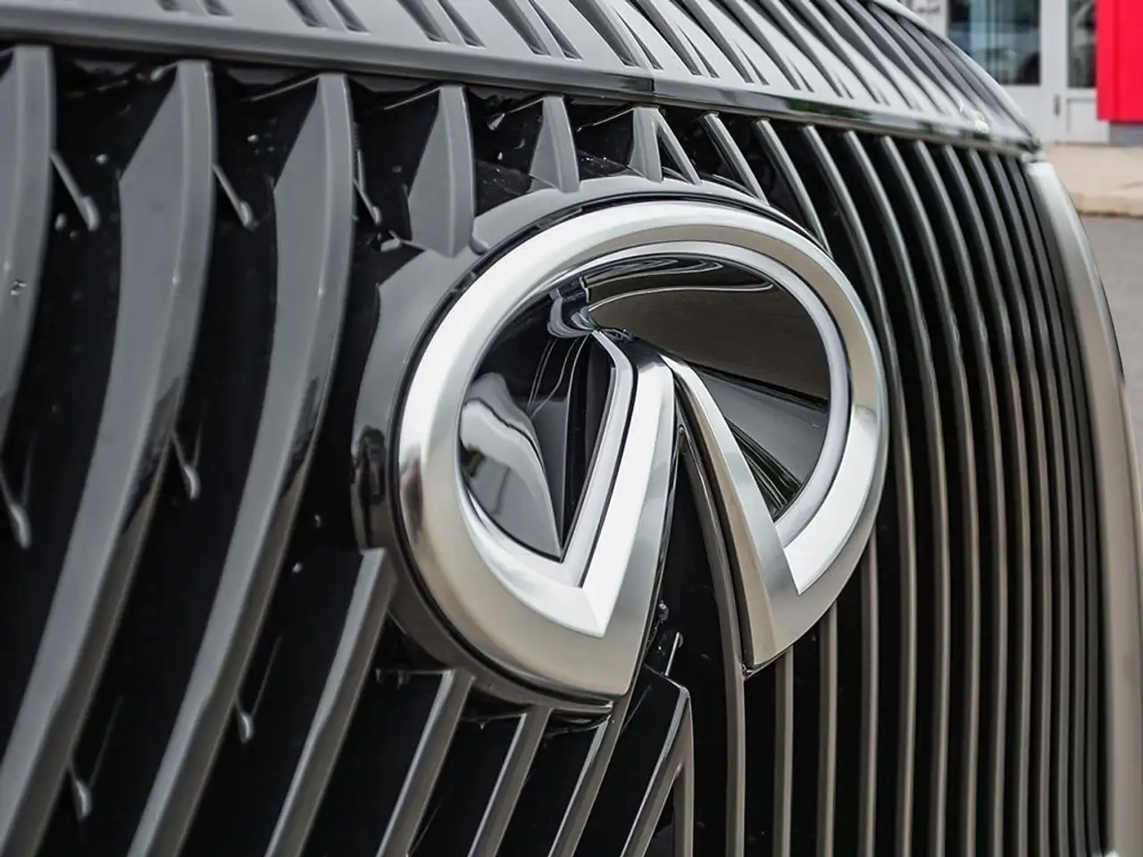 Infiniti QX80 снимка Infiniti QX80