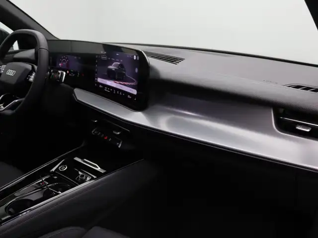 Audi Q3 view 10