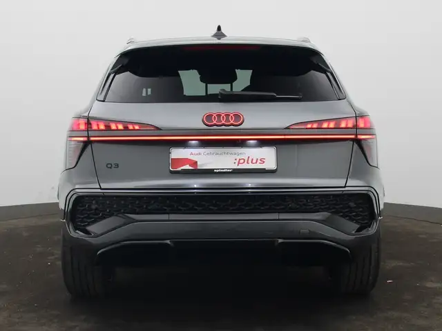 Audi Q3 view 6