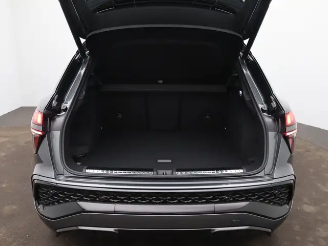 Audi Q3 view 7