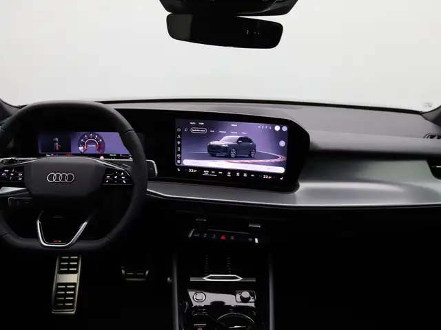 Audi Q3 view 8