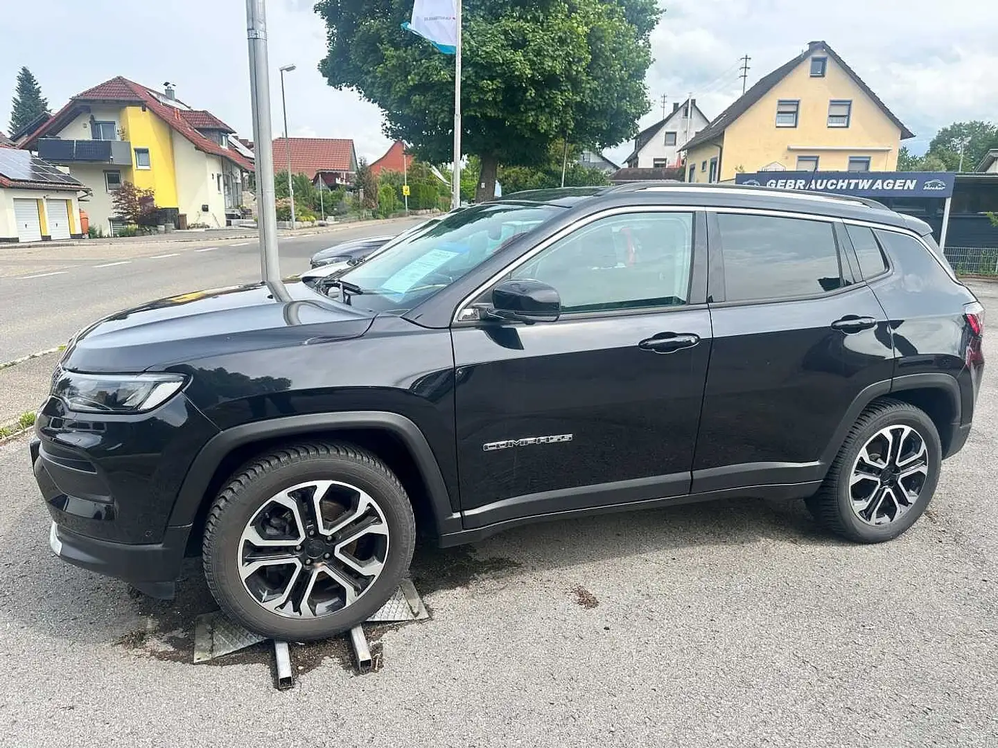 Jeep Compass 1.3 GSE T4 Automatik Limited Zwart - 2