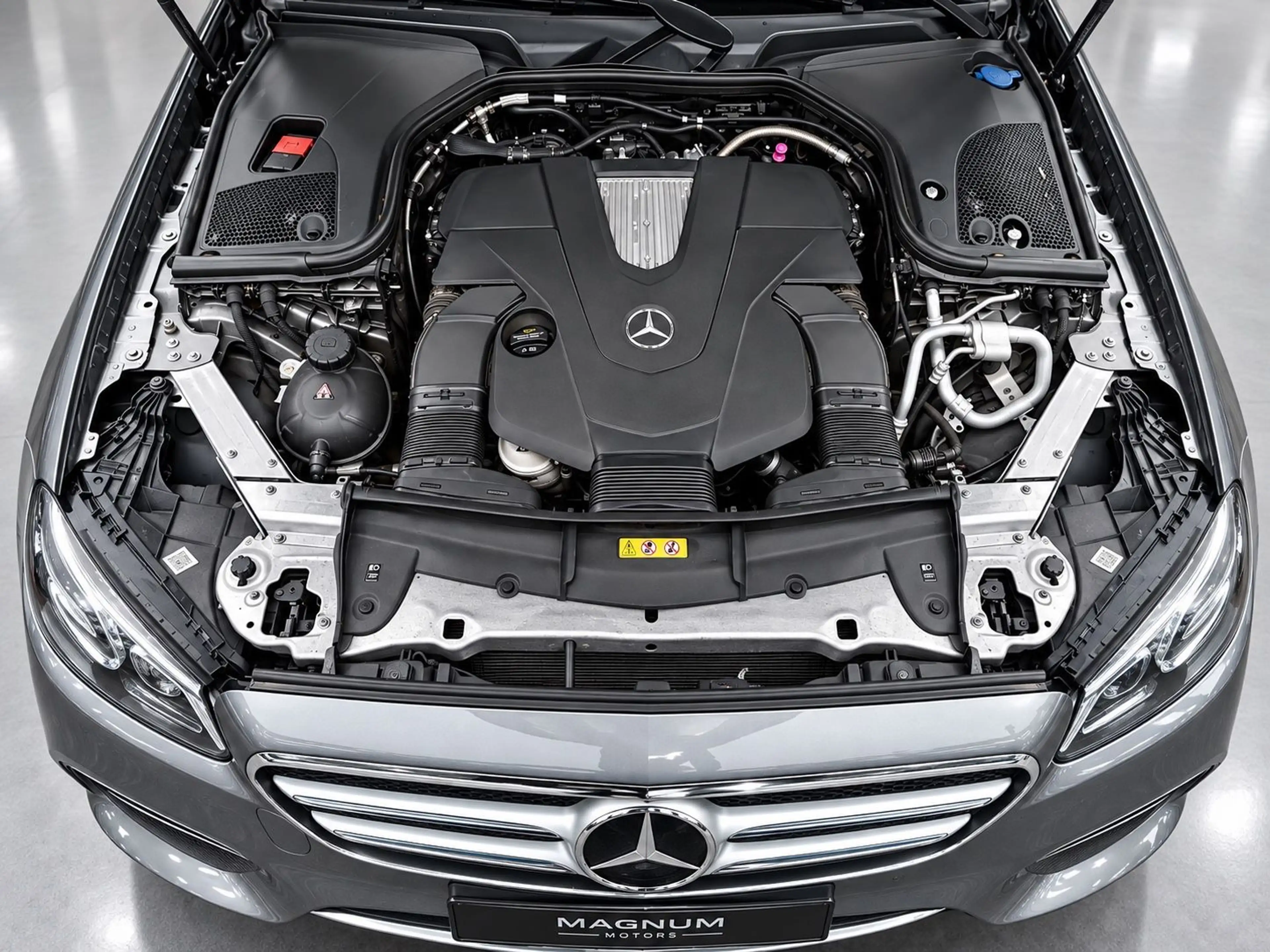 Mercedes-Benz E 450 V6 AMG 4-MATIC *Ambiente*Leder*AHK* — photo 10