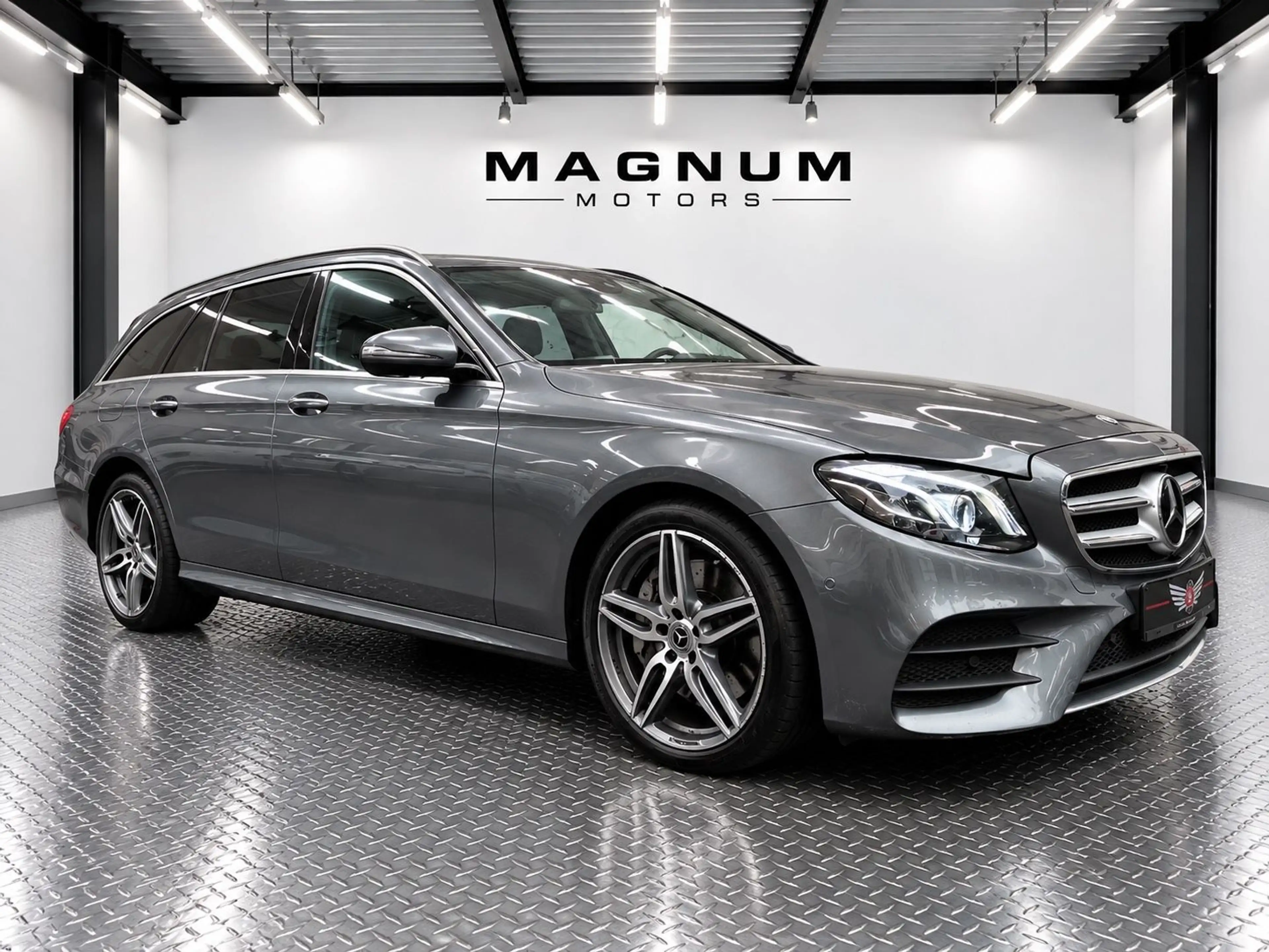 Mercedes-Benz E 450 V6 AMG 4-MATIC *Ambiente*Leder*AHK* — photo 3
