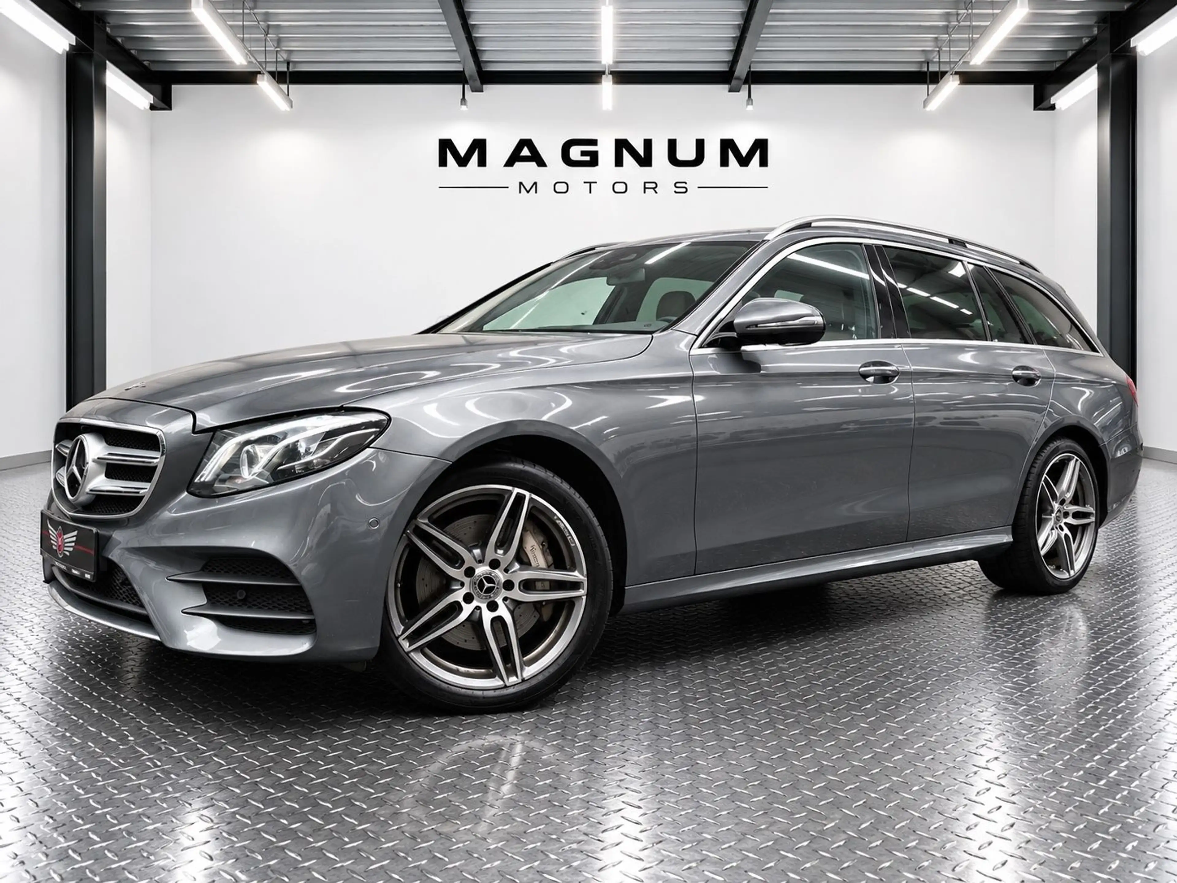 Mercedes-Benz E 450 V6 AMG 4-MATIC *Ambiente*Leder*AHK* — photo 2