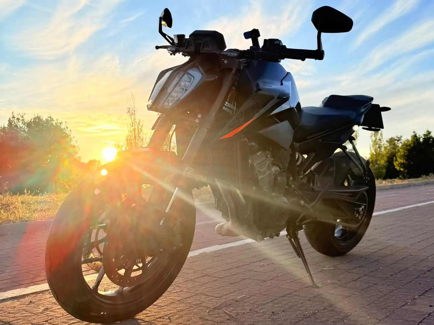 KTM 890 Duke Nero - 2