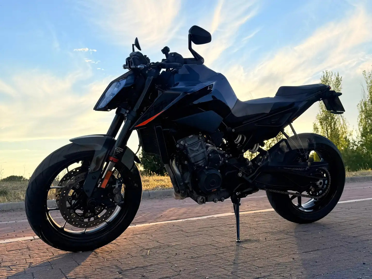 KTM 890 Duke Nero - 1