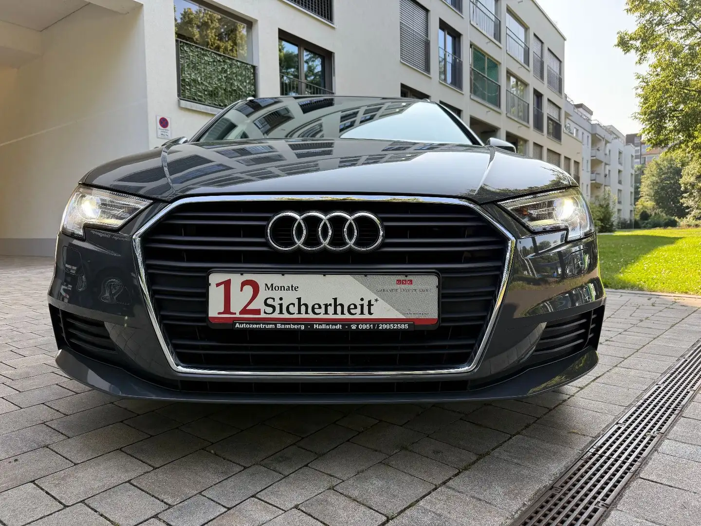 Audi A3 Sportback 30 TDI basis, Navi, SHZ, LED Grau - 2