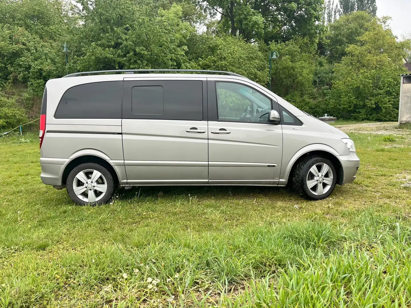 Mercedes-Benz Viano Trend  2,2 CDI Automatic Silber - 2