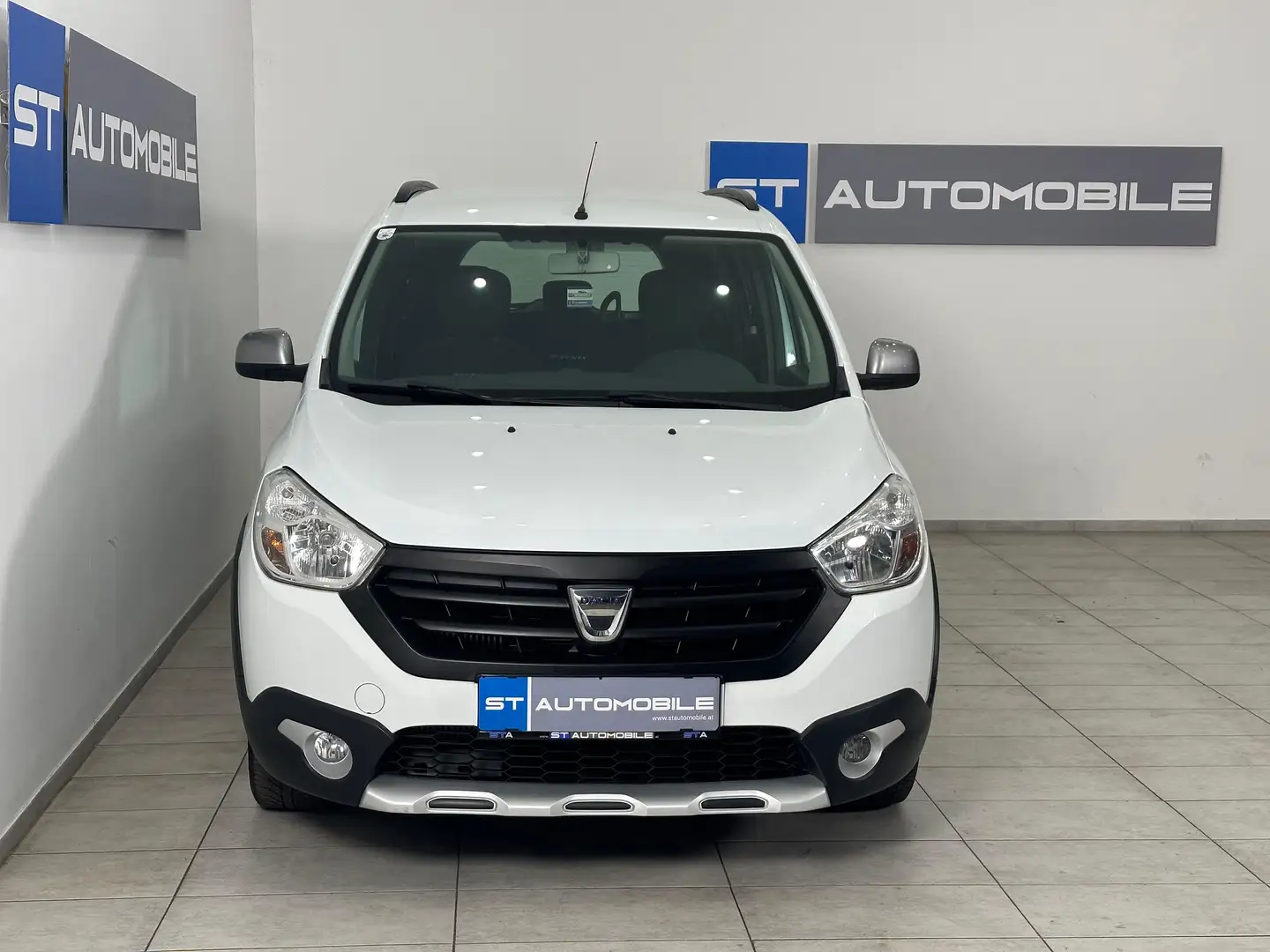 Dacia Lodgy Stepway // 1.BESITZ // NAVI // SITZHEIZUNG // Weiß - 2