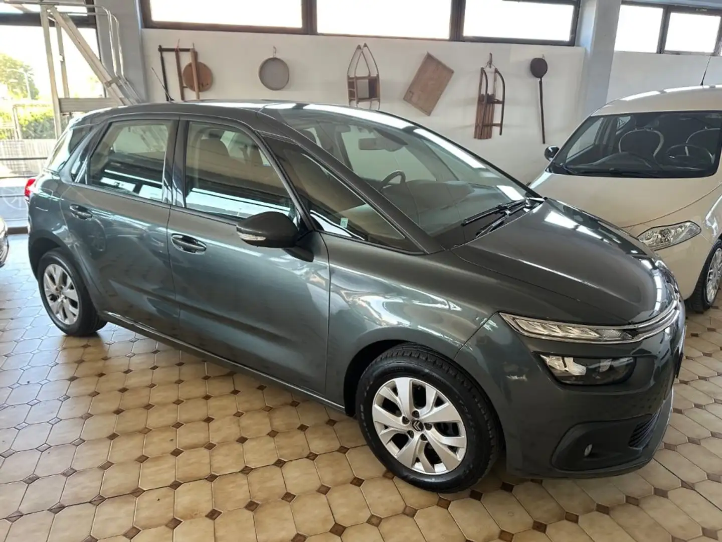 Citroen C4 BlueHDi 120 S&S  Feel Gris - 1