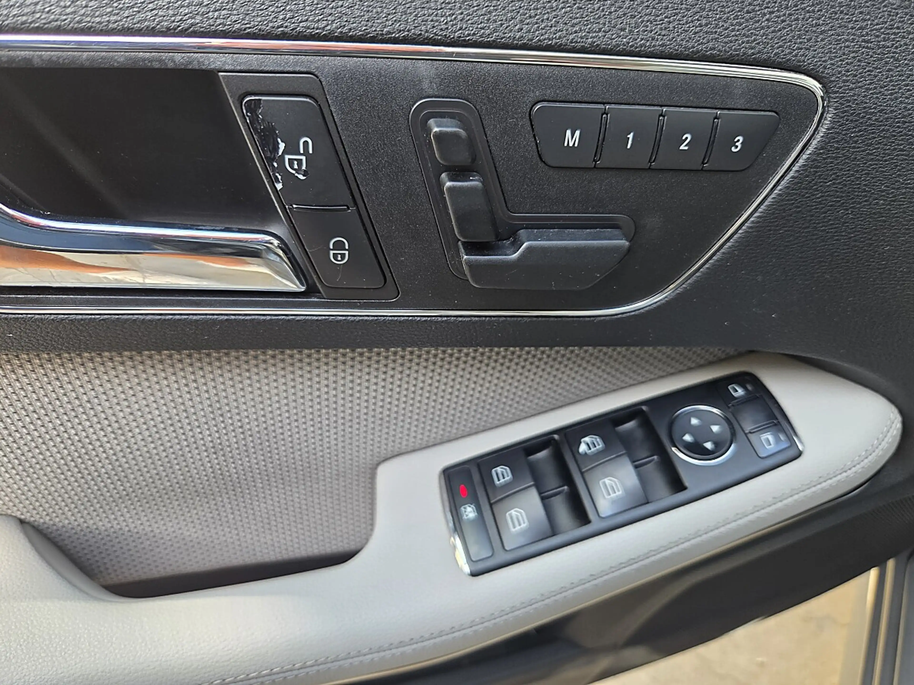 Mercedes-Benz E 250 Avantgarde BlueEfficiency CDI — photo 13
