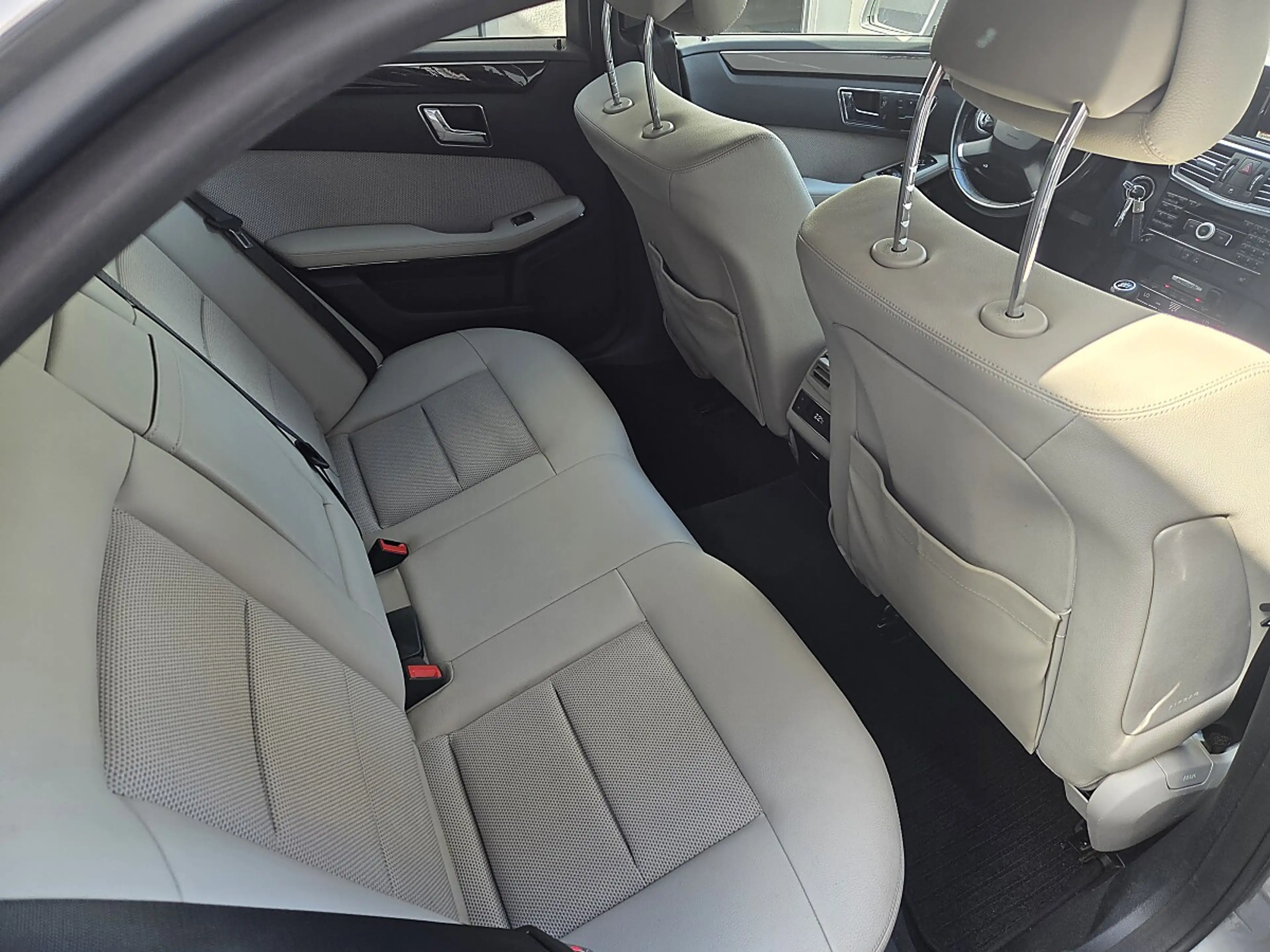 Mercedes-Benz E 250 Avantgarde BlueEfficiency CDI — photo 6