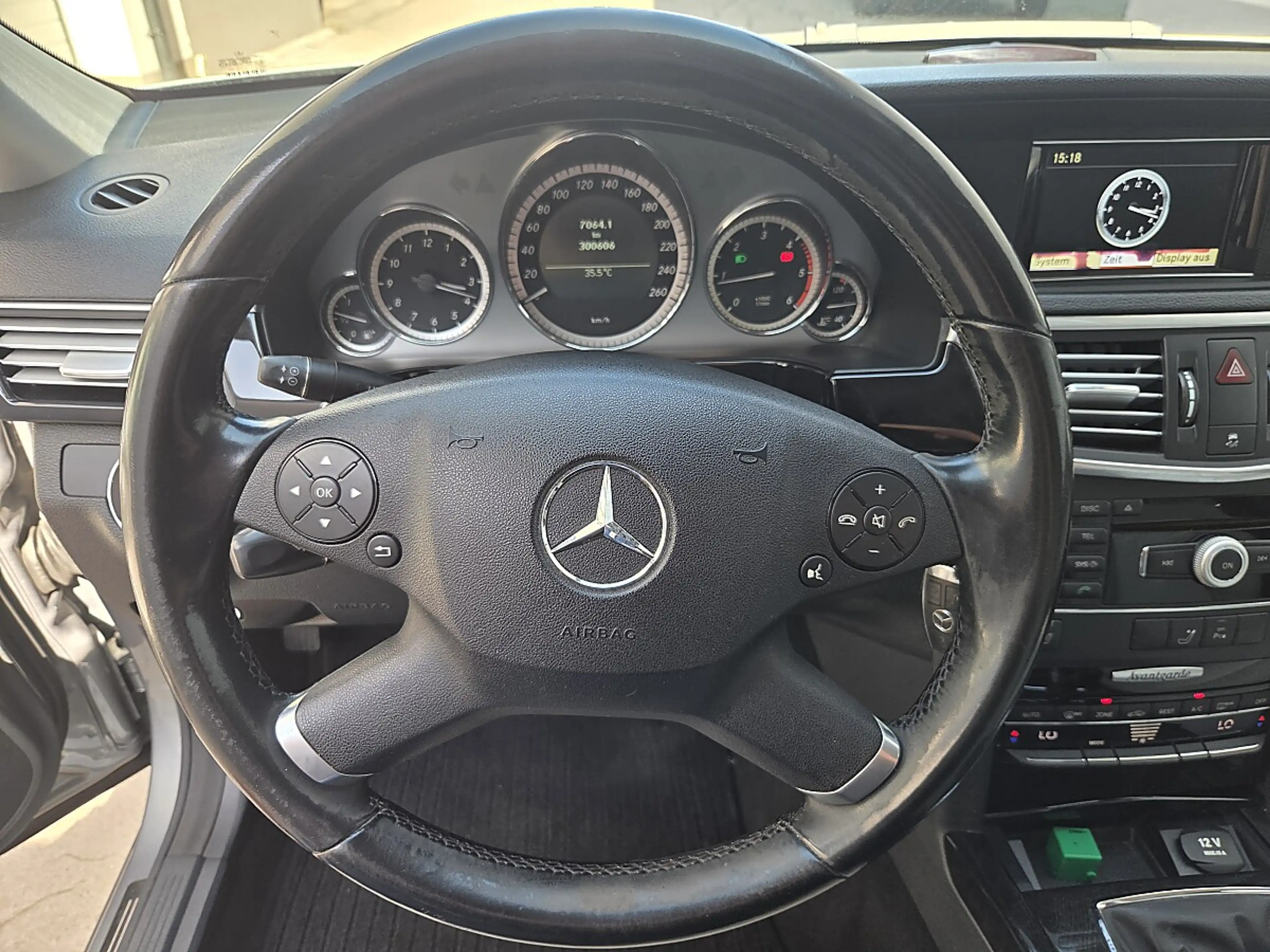 Mercedes-Benz E 250 Avantgarde BlueEfficiency CDI — photo 14