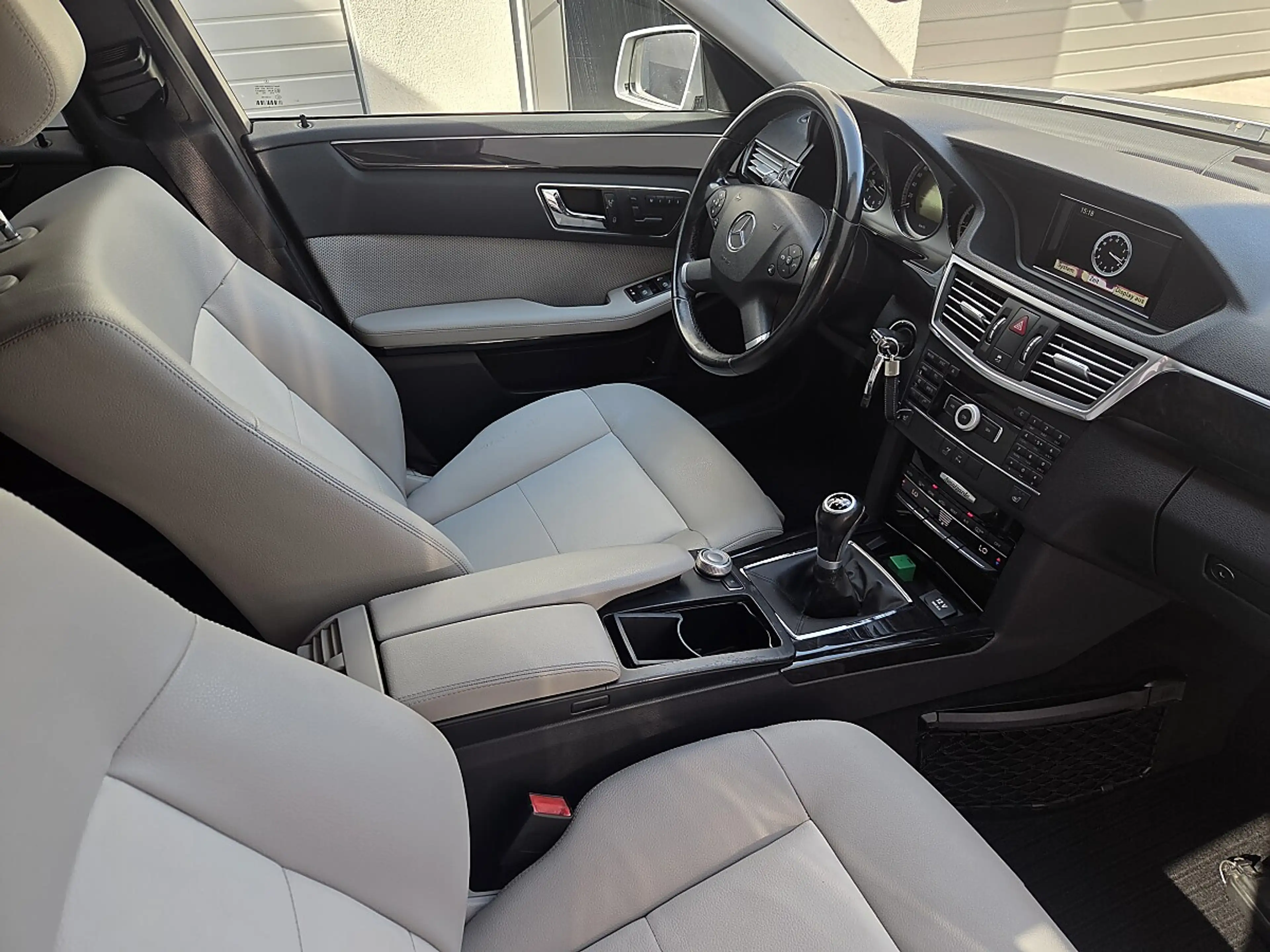 Mercedes-Benz E 250 Avantgarde BlueEfficiency CDI — photo 10