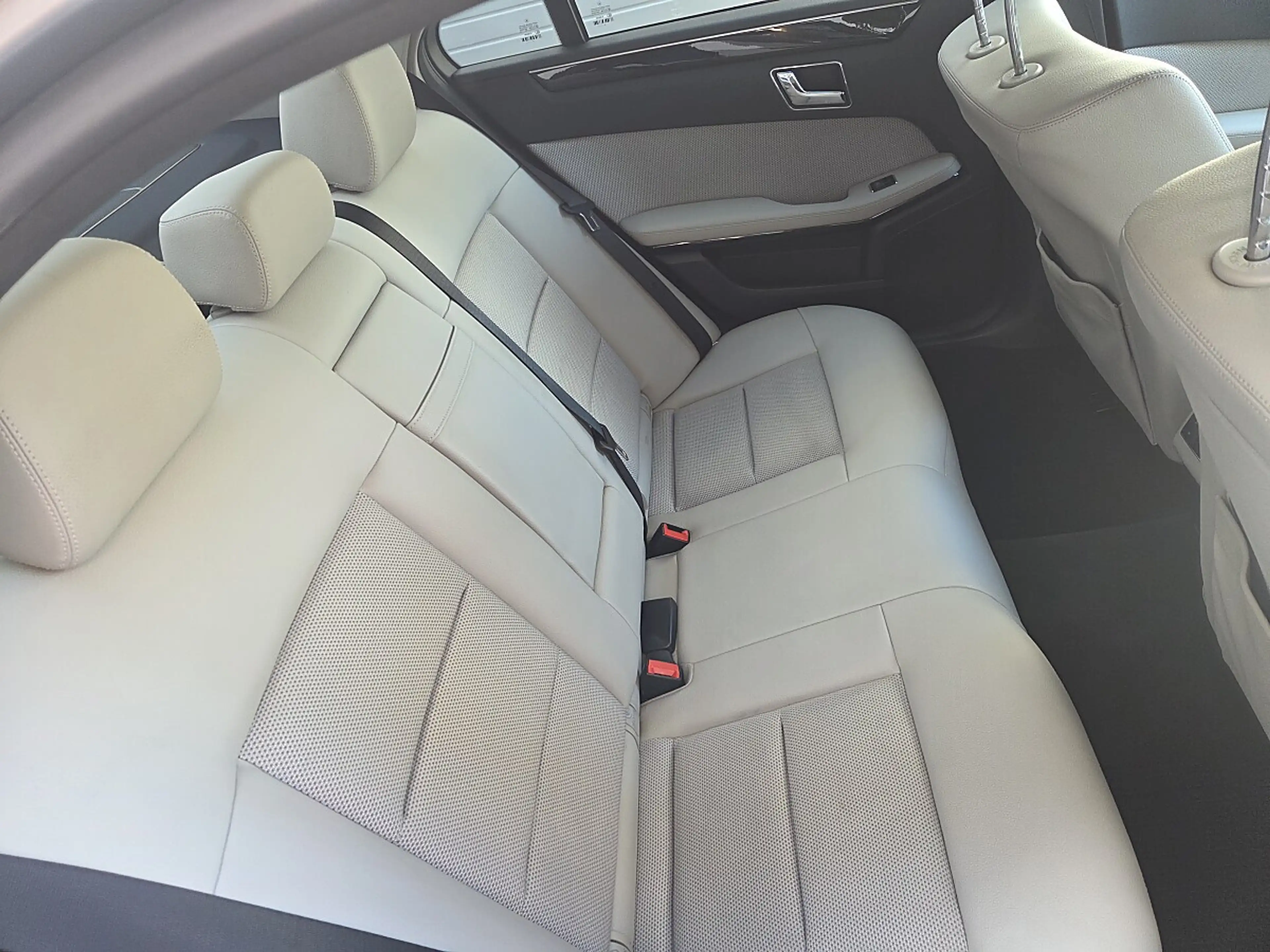 Mercedes-Benz E 250 Avantgarde BlueEfficiency CDI — photo 7