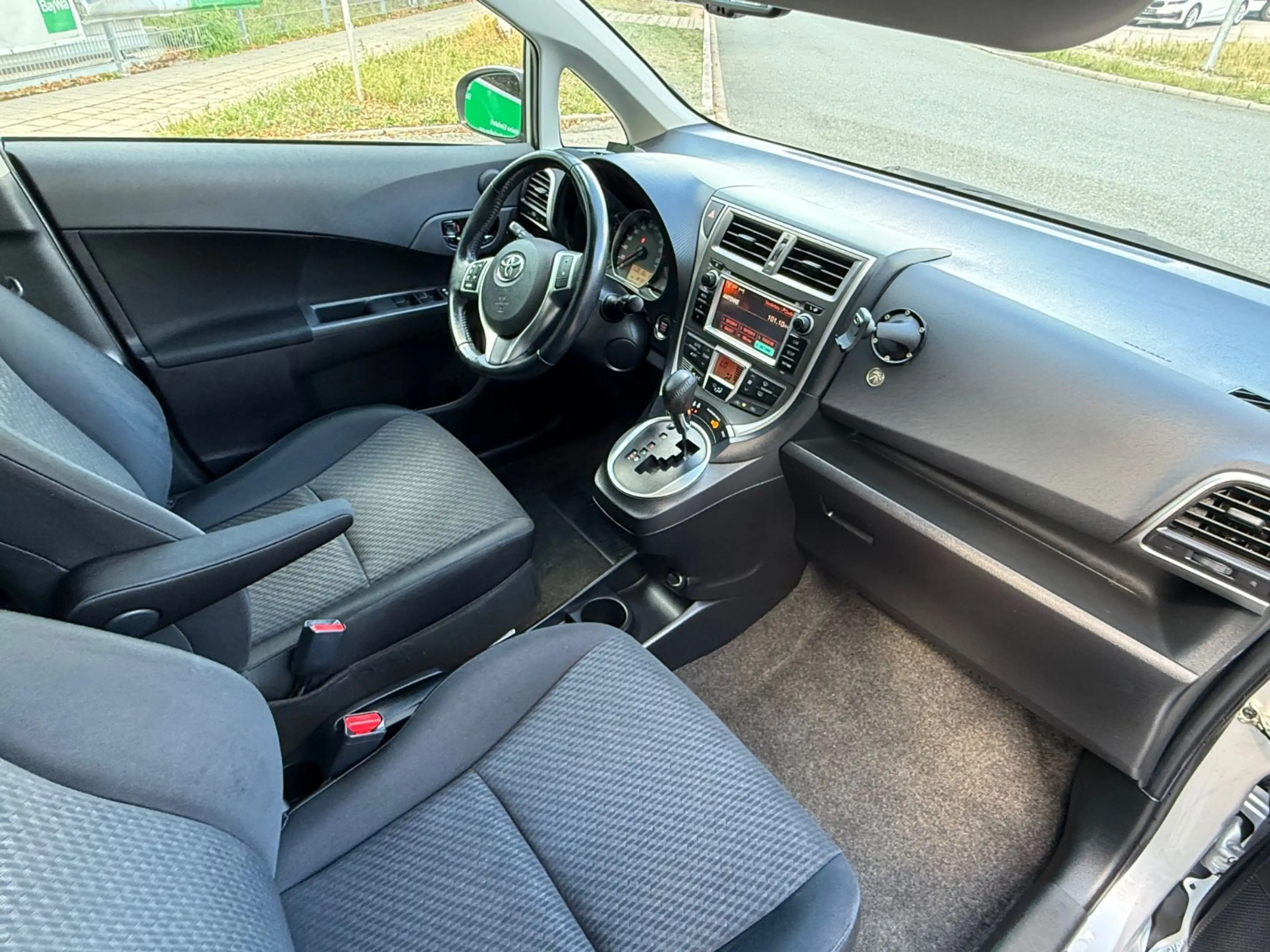 Toyota Verso-S Club*TÜVNEU* — photo 13