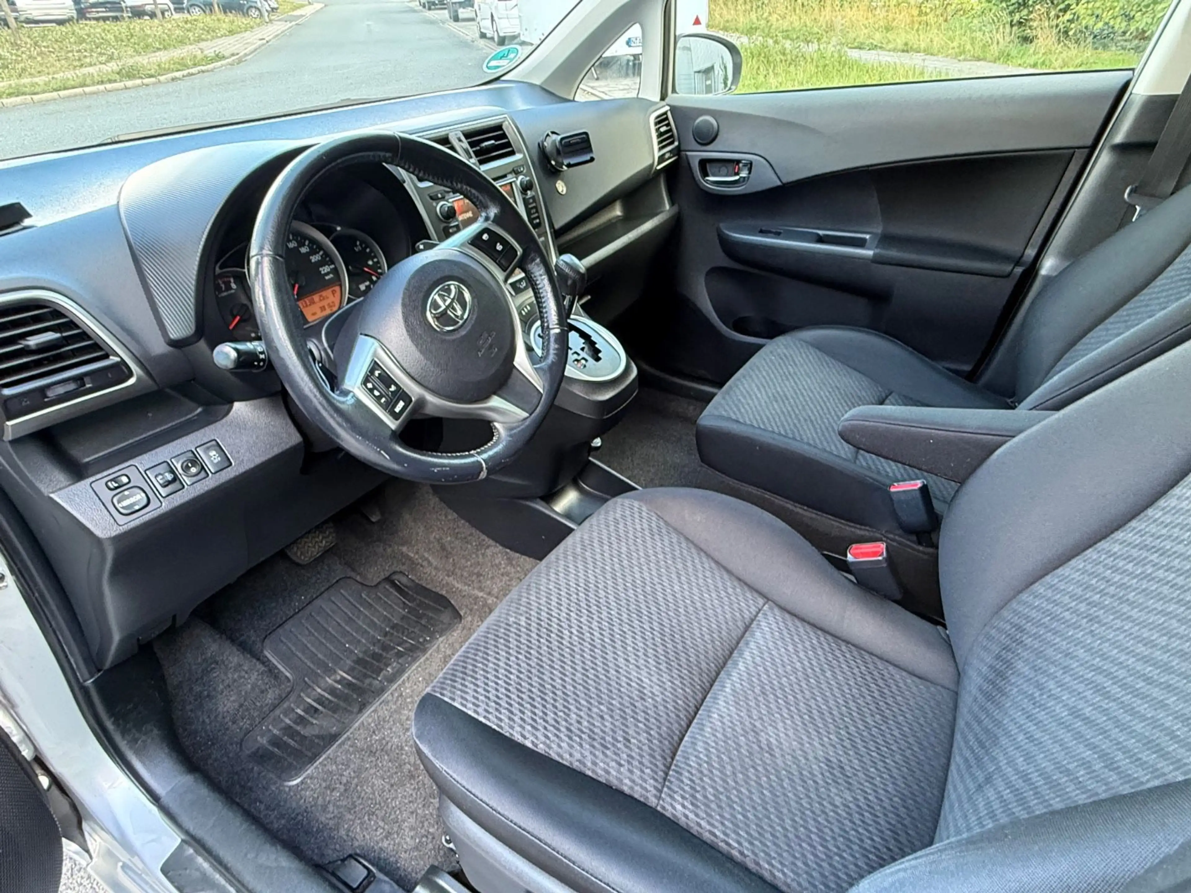 Toyota Verso-S Club*TÜVNEU* — photo 8