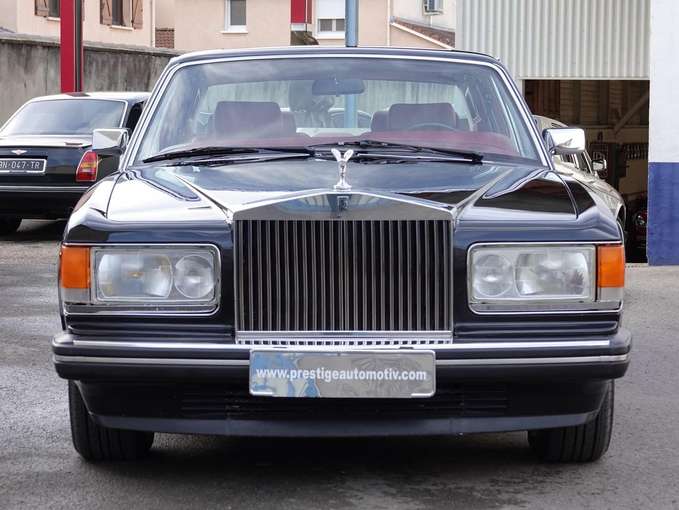 Rolls-Royce Silver Spirit