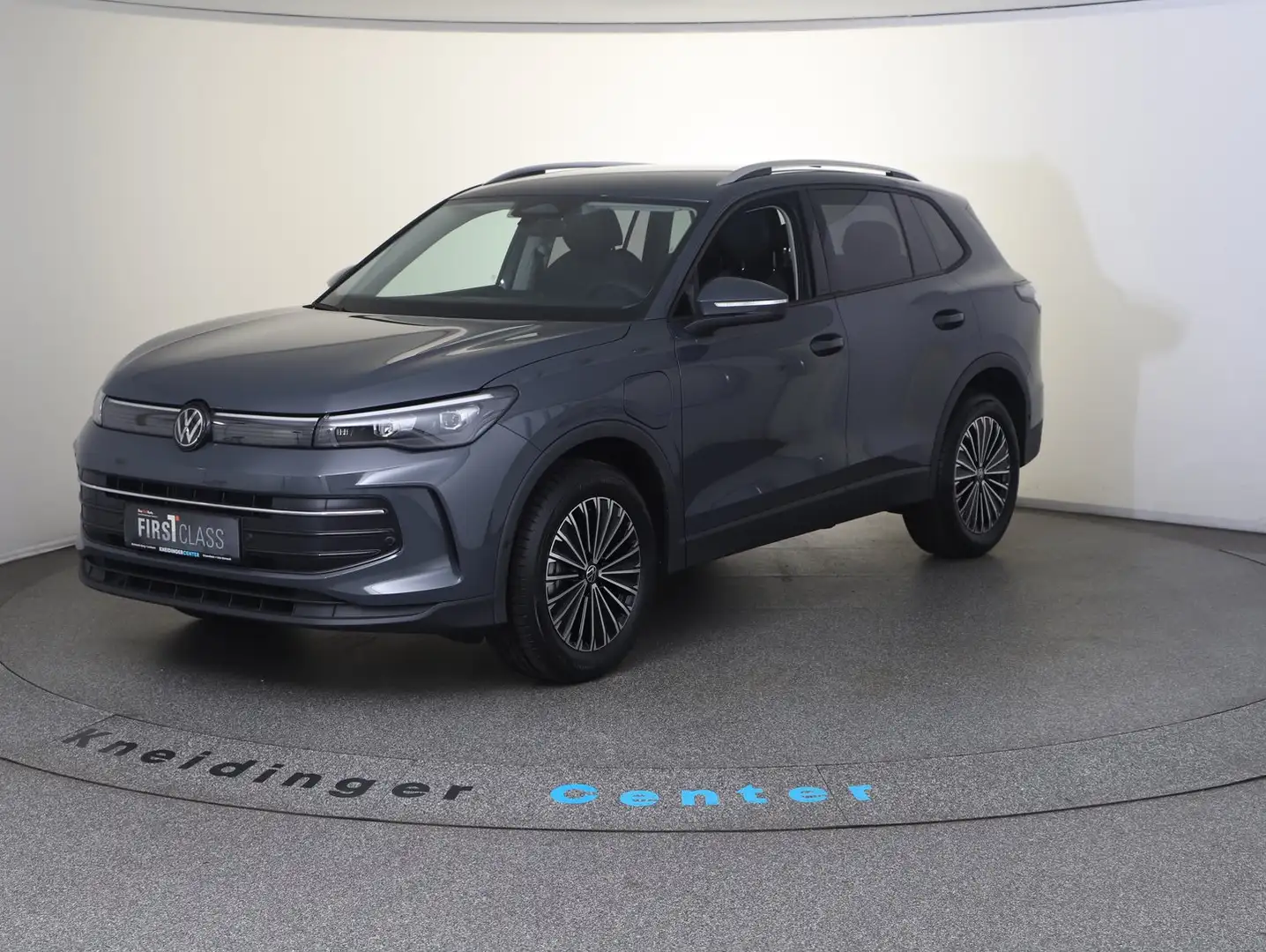 Volkswagen Tiguan Friends eHybrid DSG 150 kW Grau - 2