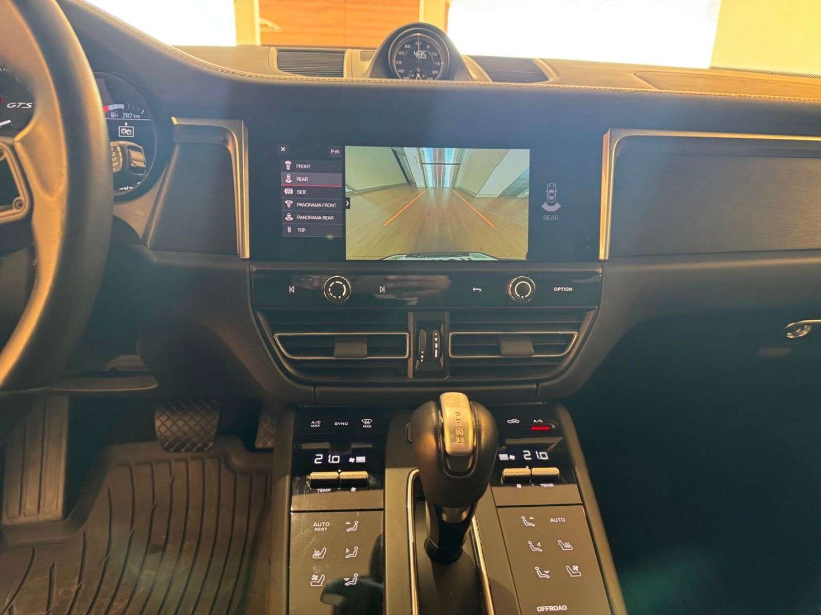 2023 Porsche Macan | LOW KMS, CLEAN HISTORY, ONE OWNER thumb 16