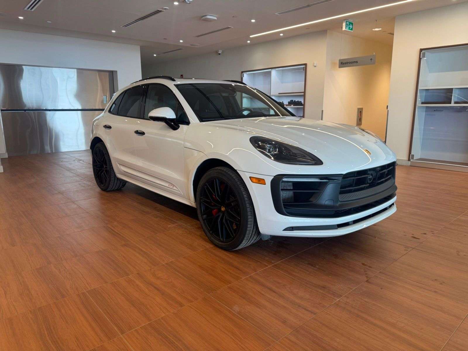 2023 Porsche Macan | LOW KMS, CLEAN HISTORY, ONE OWNER thumb 17