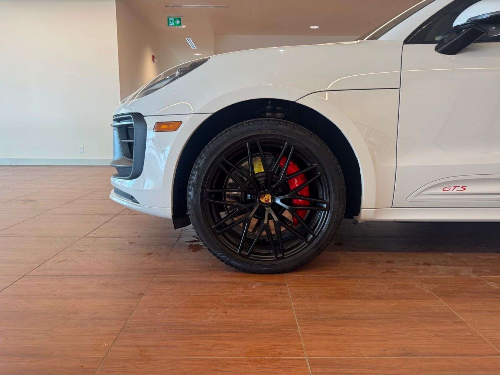 2023 Porsche Macan | LOW KMS, CLEAN HISTORY, ONE OWNER thumb 7