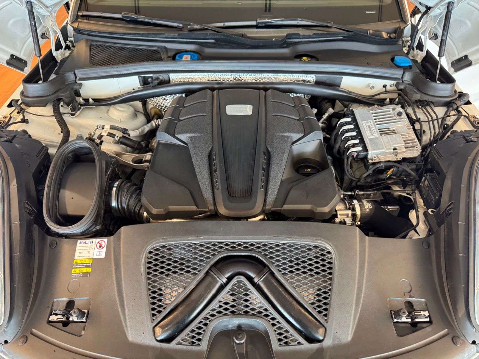 2023 Porsche Macan | LOW KMS, CLEAN HISTORY, ONE OWNER thumb 33