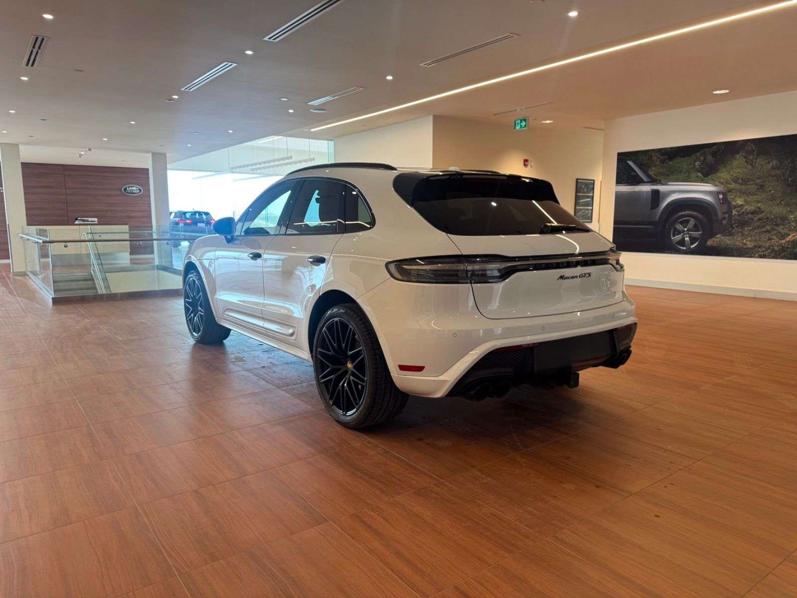 2023 Porsche Macan | LOW KMS, CLEAN HISTORY, ONE OWNER thumb 13