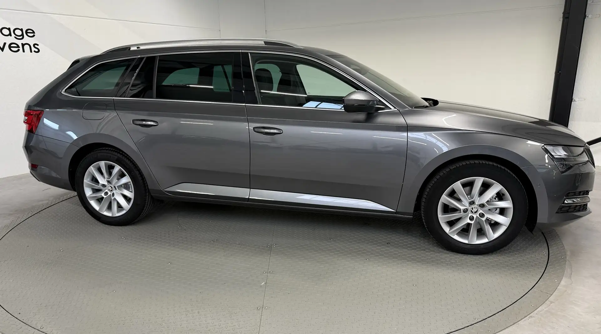 Skoda Superb Superb Combi 1.5 TSI DSG Ambition LEDER Grijs - 2